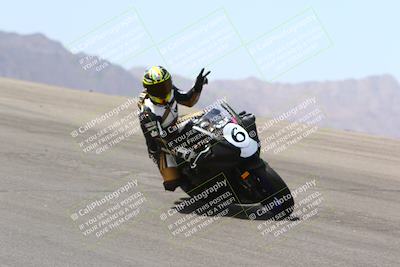 media/Apr-10-2022-SoCal Trackdays (Sun) [[f104b12566]]/Bowl (11am)/